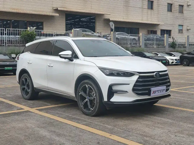 BYD Tang — Фото автомобиля 2