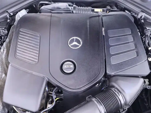 Mercedes-Benz E-Class — Фото автомобиля 24