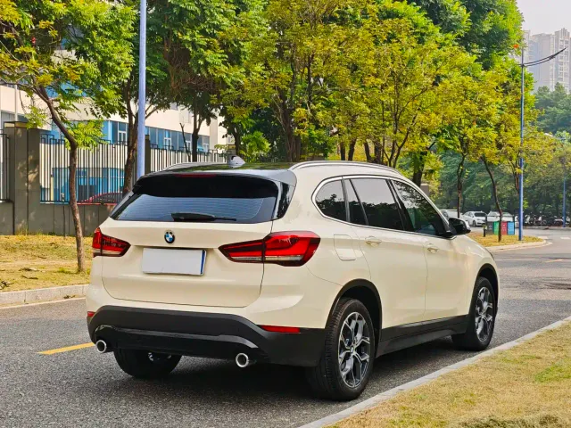 BMW X1 — Фото автомобиля 14