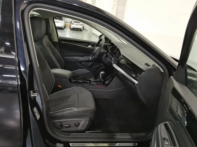 Volkswagen Passat — Фото автомобиля 23