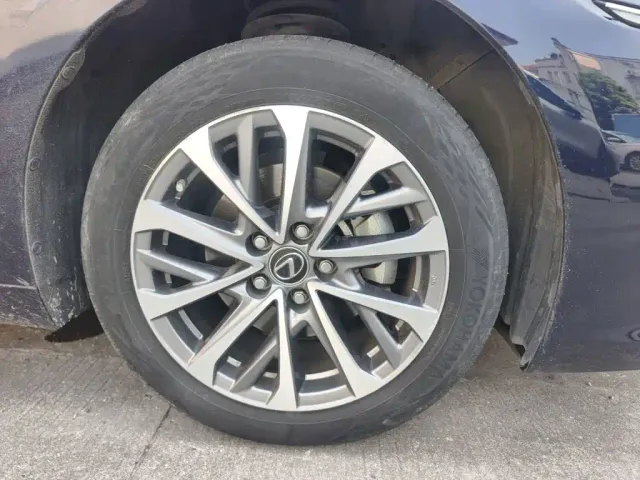 Lexus ES — Фото автомобиля 24