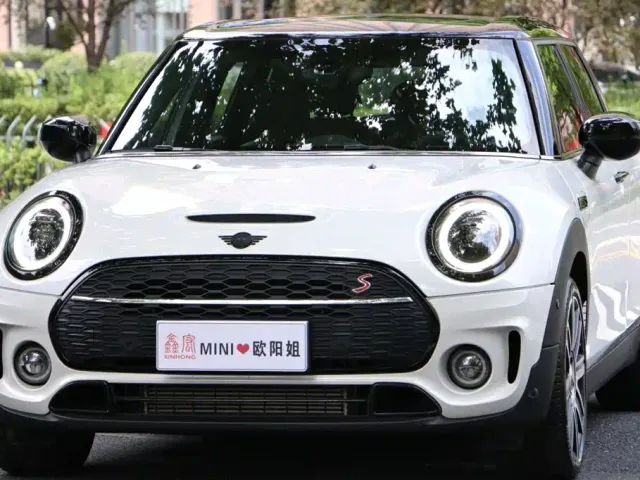 Фотография автомобиля — MINI Clubman