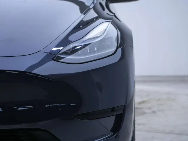 Tesla Model Y — Фото автомобиля 7