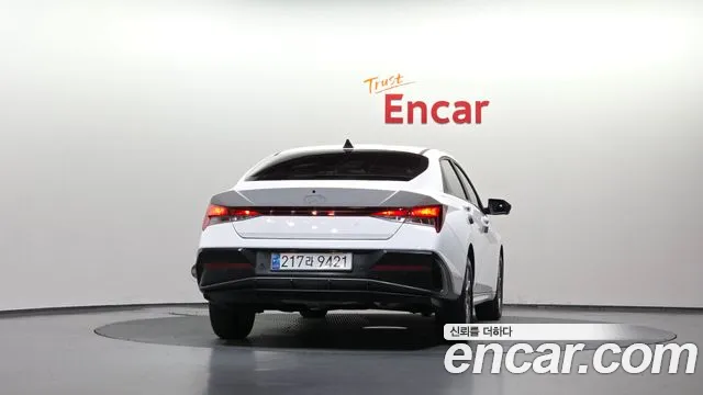 Hyundai Avante CN7 — Фото автомобиля 4