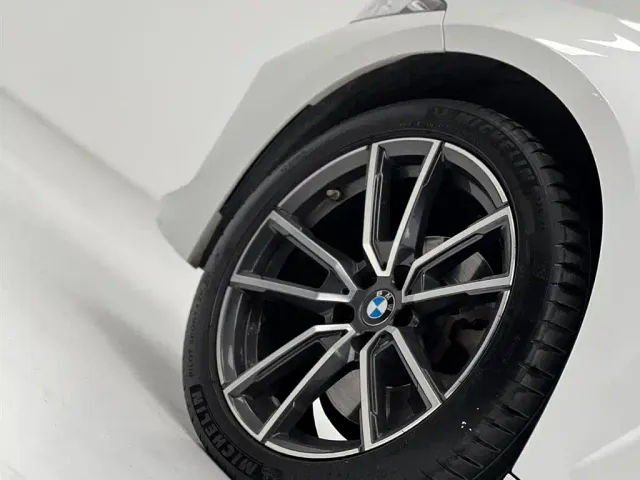 BMW 3 Series — Фото автомобиля 8