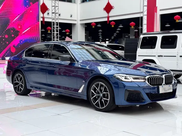 BMW 5 Series — Фото автомобиля 3