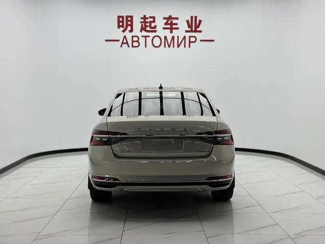 Skoda Superb — Фото автомобиля 10