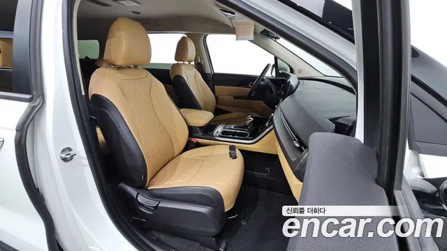 Kia Carnival Generation 4 — Фото автомобиля 16