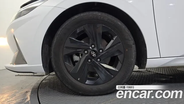 Hyundai AVANTE Avante (CN7) — Фото автомобиля 5