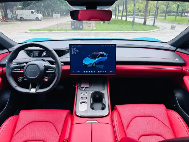 Xiaomi SU7 — Фото автомобиля 13