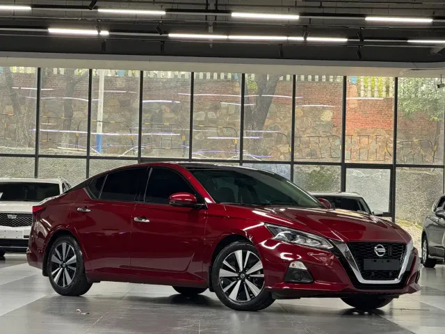Nissan Teana — Фото автомобиля 3