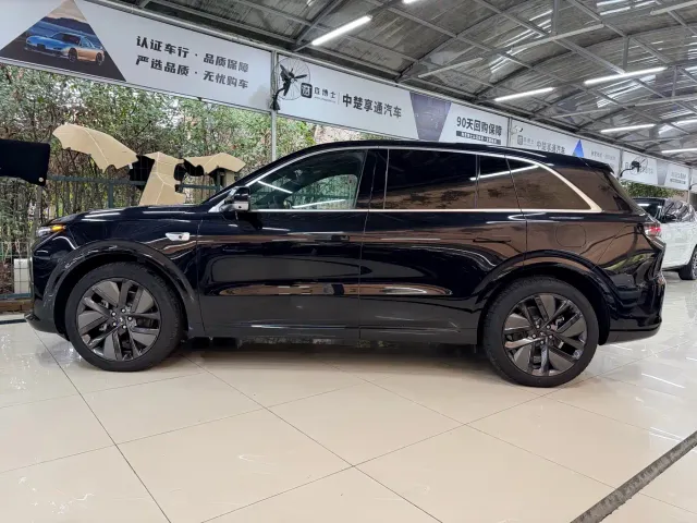 Li Auto L6 — Фото автомобиля 3