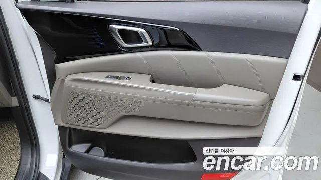 Kia Carnival Generation 4 — Фото автомобиля 14