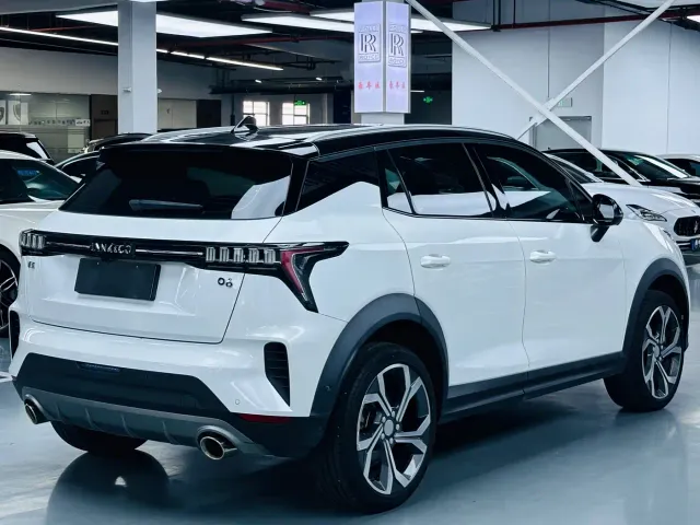 Lynk & Co 06 — Фото автомобиля 15