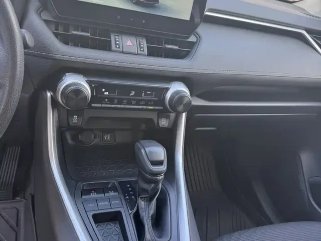 Toyota RAV4 — Фото автомобиля 7