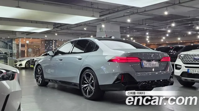 BMW 5-Series 5 серия (G60) 530i xDrive M Sport — Фото автомобиля 2