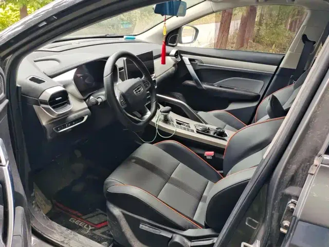 Geely Binyue — Фото автомобиля 9