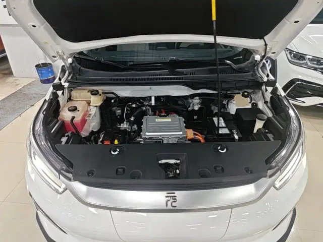 BYD Yuan Pro — Фото автомобиля 19