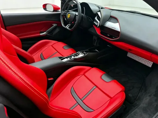 Ferrari SF90 — Фото автомобиля 8
