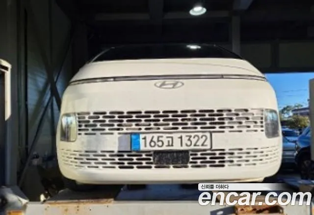 Фотография автомобиля — Hyundai Staria