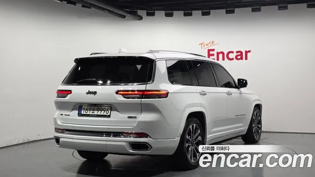 Jeep Cherokee Grand Cherokee(WL) L 3.6 Overland — Фото автомобиля 2