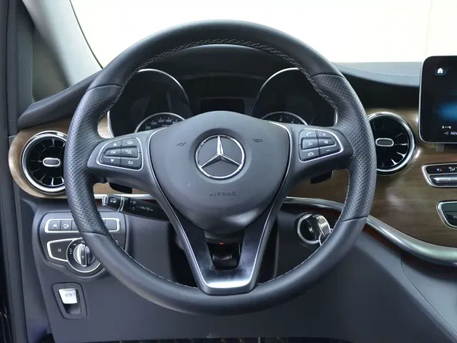 Mercedes-Benz V-Class — Фото автомобиля 15
