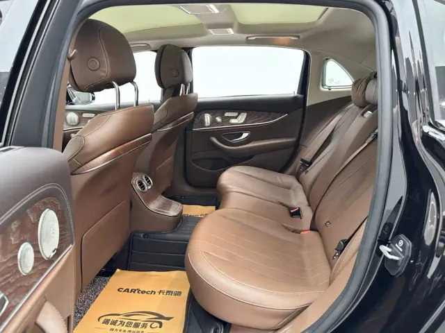 Mercedes-Benz E-Class — Фото автомобиля 9