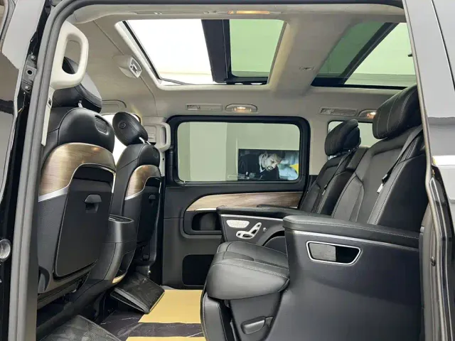 Mercedes-Benz V-Class — Фото автомобиля 21