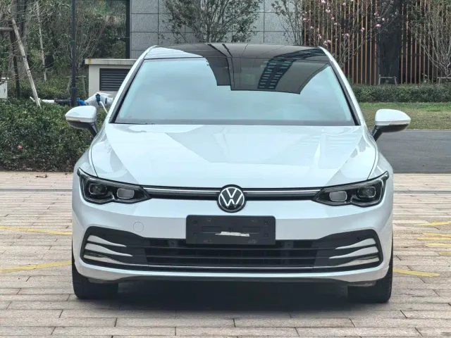Volkswagen Golf — Фото автомобиля 2