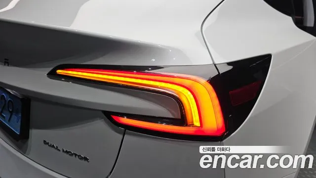 Tesla Model 3 — Фото автомобиля 23
