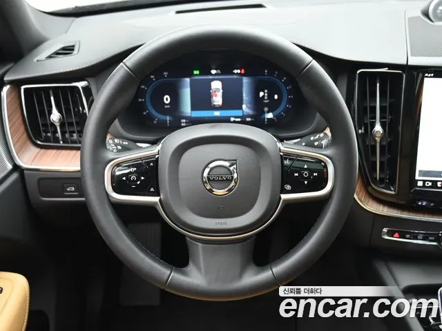 Вольво XC60 — Фото автомобиля 13