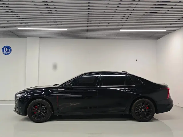 Hongqi H5 — Фото автомобиля 3