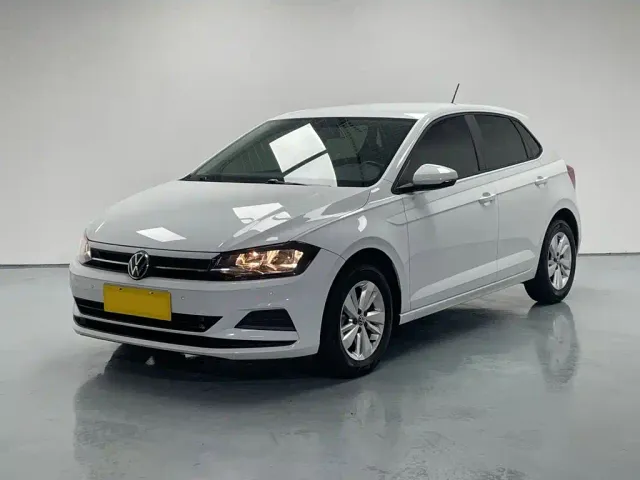 Фотография автомобиля — Volkswagen Polo