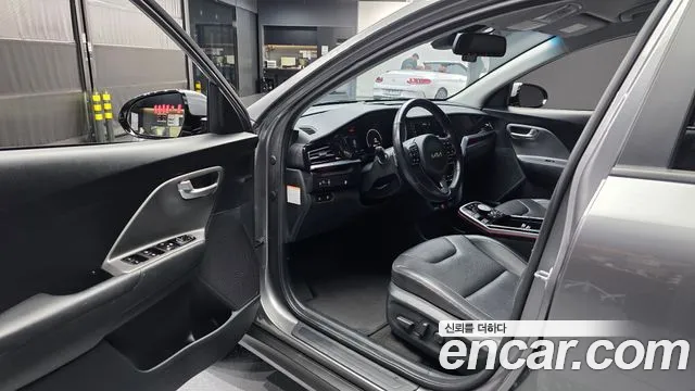 Kia Niro — Фото автомобиля 15