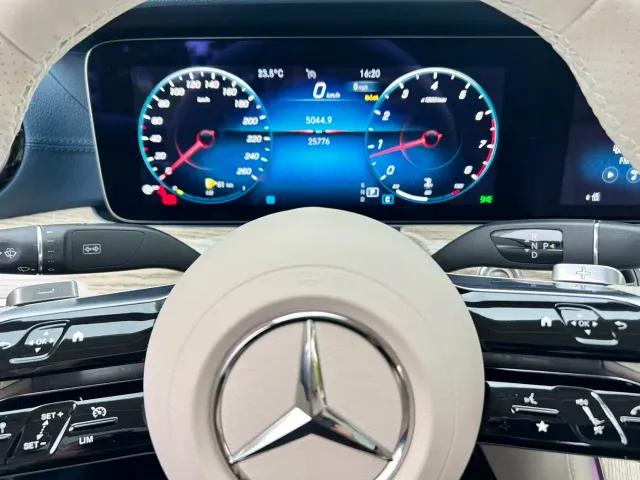 Mercedes-Benz E-Class — Фото автомобиля 6