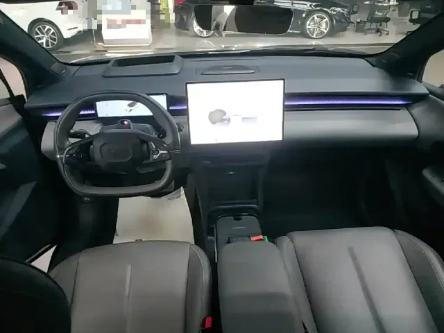 Lynk & Co Z20 — Фото автомобиля 5