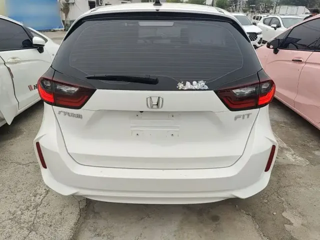 Honda Fit — Фото автомобиля 5