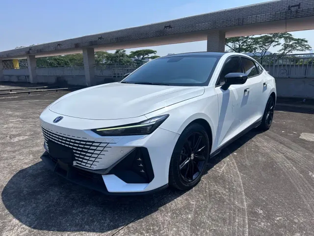 Фотография автомобиля — Changan UNI-V
