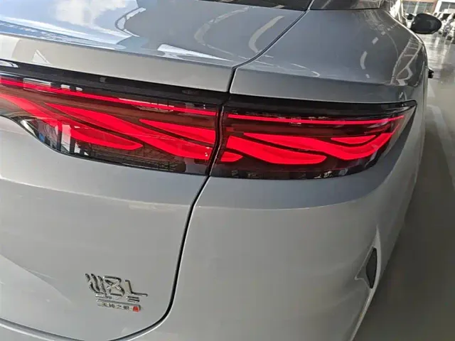BYD Han L — Фото автомобиля 7