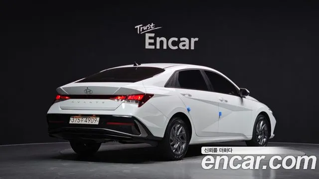 Hyundai Avante CN7 — Фото автомобиля 2