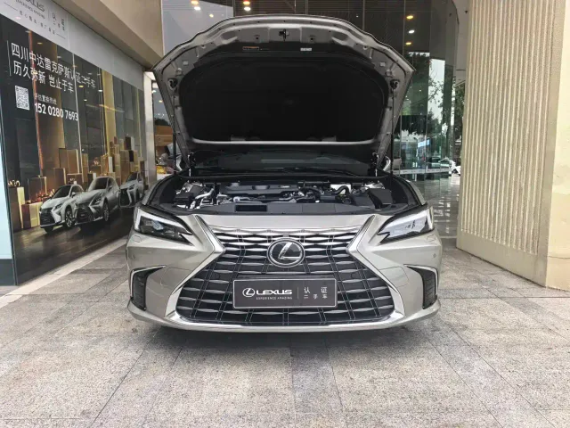 Lexus ES — Фото автомобиля 6