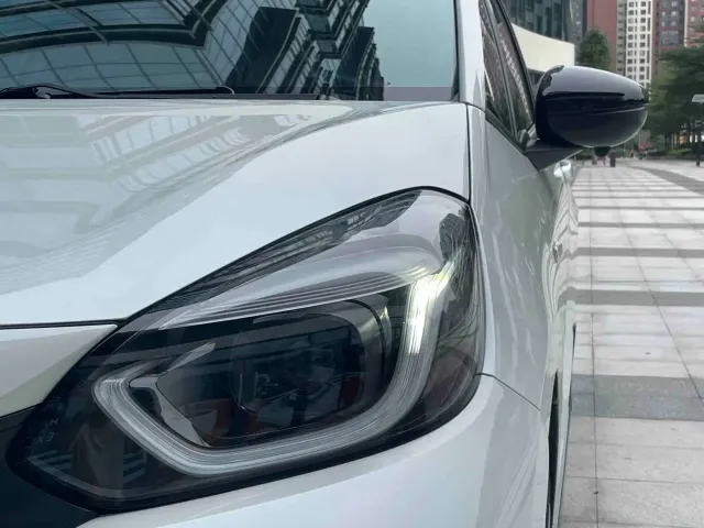 Honda Fit — Фото автомобиля 10