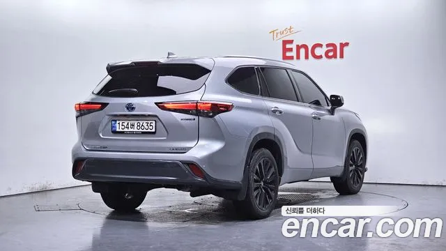 Toyota Highlander — Фото автомобиля 2