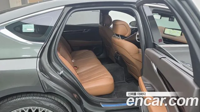 Genesis G80 Бензин 3.5 турбо AWD — Фото автомобиля 11