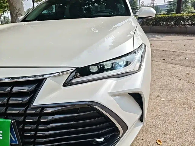 Toyota Avalon — Фото автомобиля 23