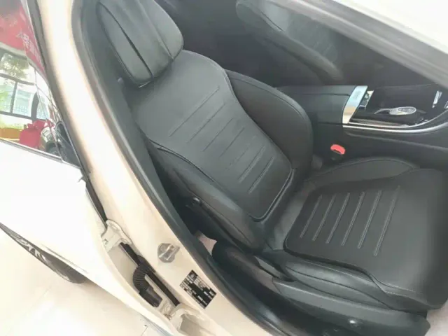 Mercedes-Benz C-Class — Фото автомобиля 24