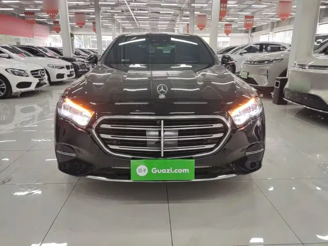 Mercedes-Benz E-Class — Фото автомобиля 2