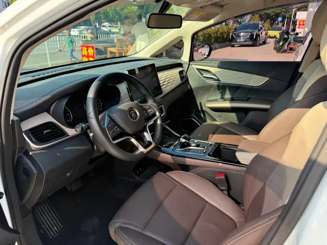 BYD Song MAX — Фото автомобиля 7
