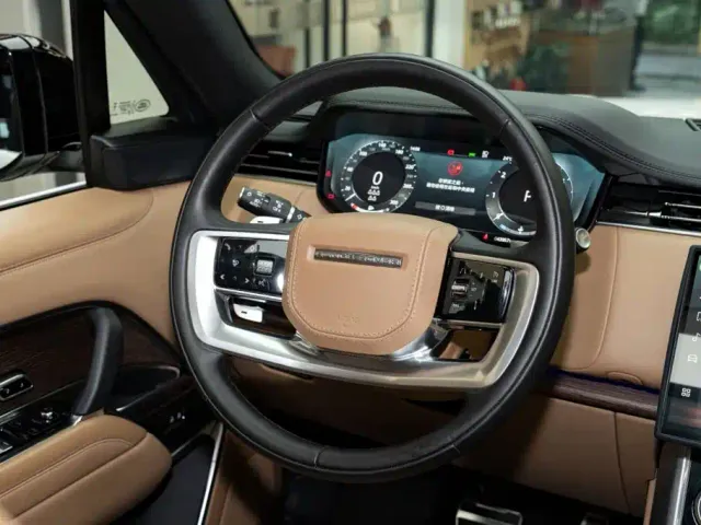 Land Rover Range Rover — Фото автомобиля 12