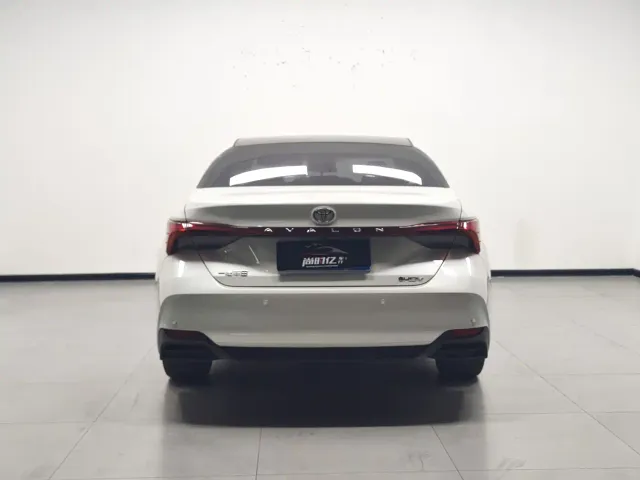 Toyota Avalon — Фото автомобиля 5